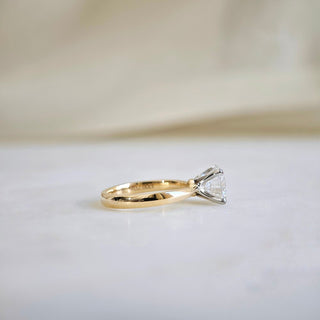 2.0 CT  Round Cut Solitaire Moissanite Engagement Ring