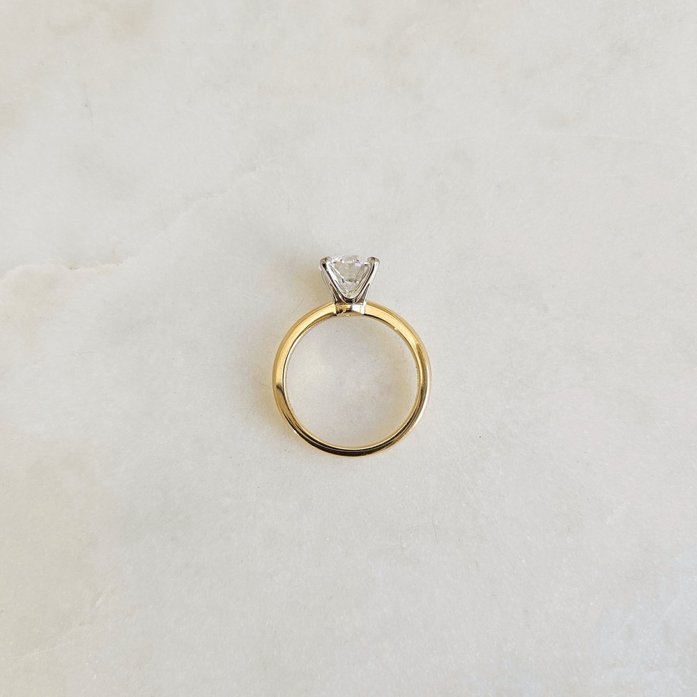 2.0 CT Round Cut Solitaire Moissanite Engagement Ring
