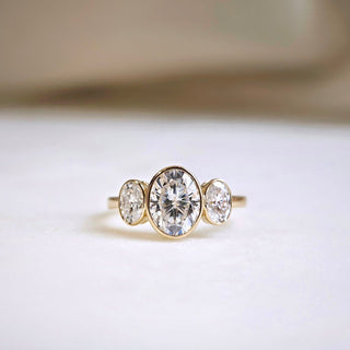 4.0 CT Oval Cut Three Stone Moissanite Engagement Ring