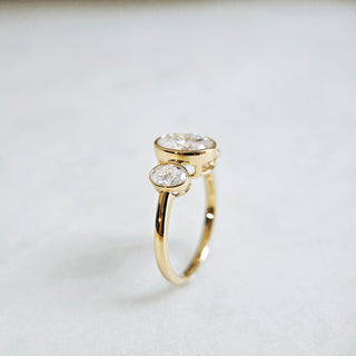 4.0 CT Oval Cut Three Stone Moissanite Engagement Ring