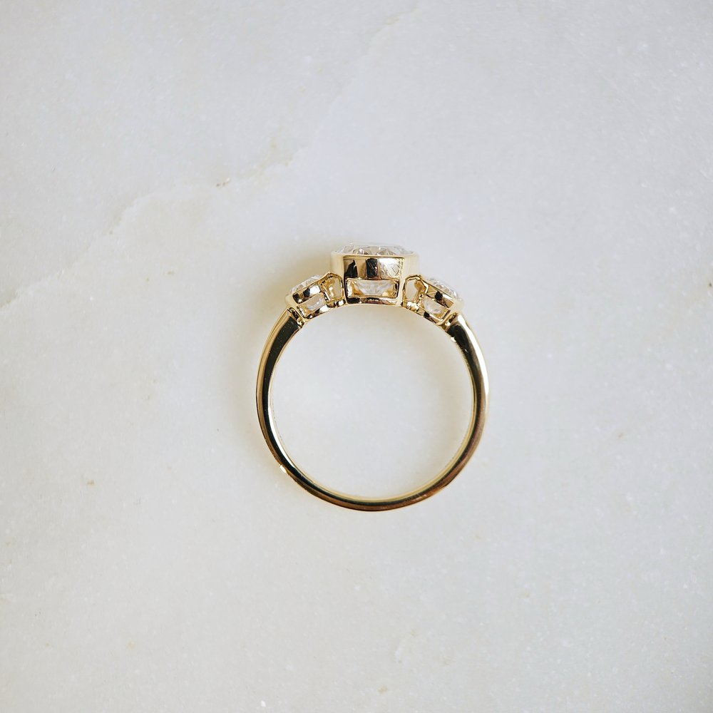 4.0 CT Oval Cut Three Stone Moissanite Engagement Ring