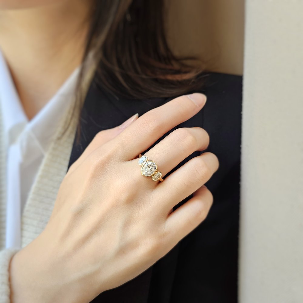 4.0 CT Oval Cut Three Stone Moissanite Engagement Ring