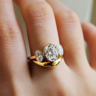 4.0 CT Oval Cut Three Stone Moissanite Engagement Ring