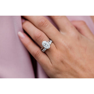 4.0 CT Oval Solitaire Moissanite Engagement Ring - violetjewels