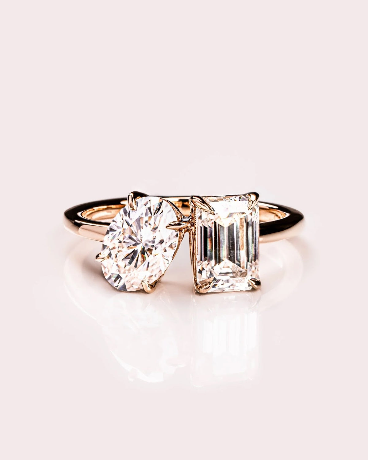 3.0 CT Oval and Emerald Diamond Contrast Toi et Moi Engagement Ring