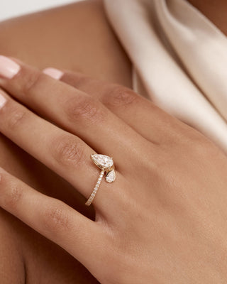 1.0-3.0 CT Pear CVD Diamond Unique Engagement Ring