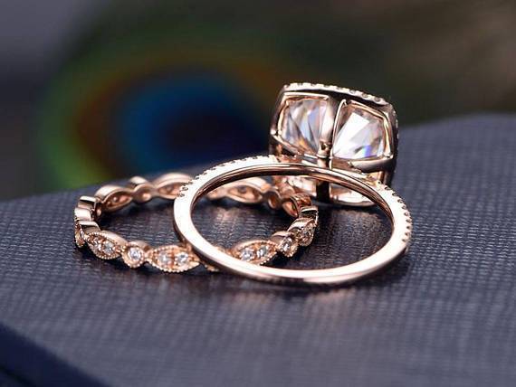 1.0 CT Cushion Cut Halo Moissanite Bridal Ring Set - violetjewels