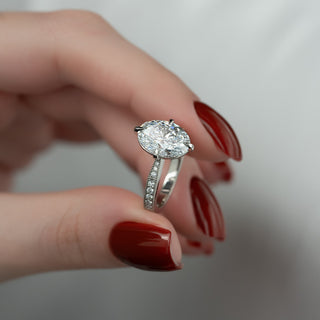 2.0-4.0 CT Oval CVD Diamond Hidden Halo Engagement Ring