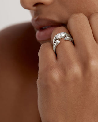1.0 CT Oval CVD Diamond Unique Style Engagement Ring