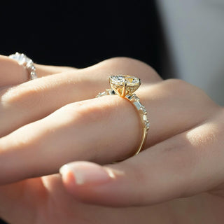 1.0-3.0 CT Elongated Cushion CVD Diamond Dainty Engagement Ring