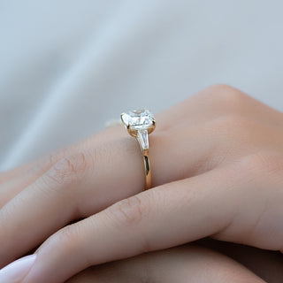 1.50-3.50 CT Cushion CVD Diamond Three Stone Engagement Ring