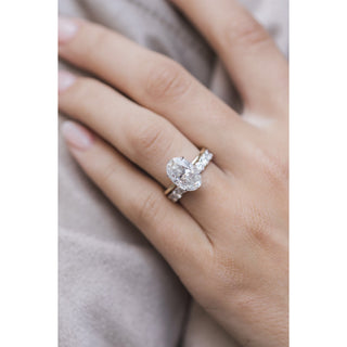 4.0 CT Oval Solitaire Moissanite Engagement Ring - violetjewels