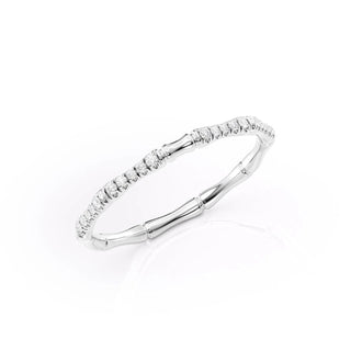 Round diamond pavé wedding band with sparkling micro-set stones – classic and elegant