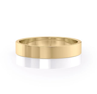 Plain wedding band with sleek polished finish – classic and minimalist design