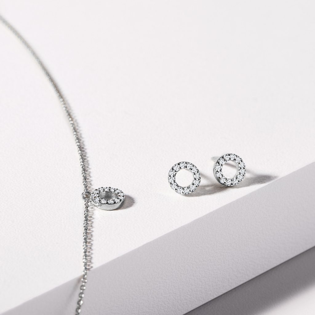 0.10 TCW Round Moissanite Diamond Circle Pendent Necklace - violetjewels
