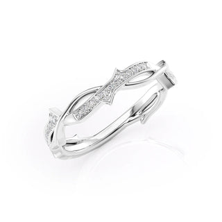 Twig-style wedding band with round diamonds – nature-inspired and delicate design