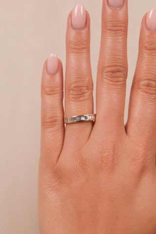 0.60 TCW Baguette Bar Setting Diamond Wedding Band