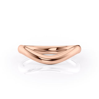 Curved plain wedding band with smooth polished finish – minimalist and elegant design