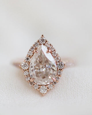 3.0 CT Pear Cluster Halo Moissanite Engagement Ring - violetjewels