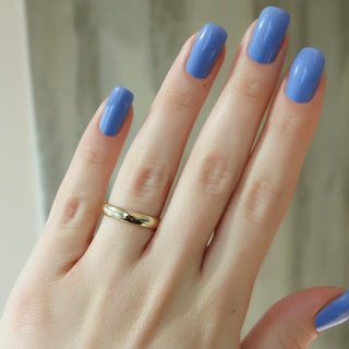 Plain wedding band with smooth polished finish – timeless and classic style