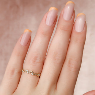 Round diamond twig wedding band – nature-inspired design with organic elegance
