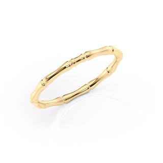 Classic plain wedding band with polished finish – timeless unisex design