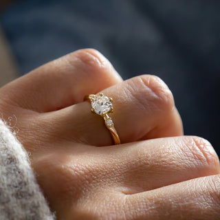 0.90-3.0CT Cushion CVD Diamond Three Stone Style Engagement Ring