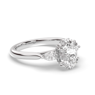 1.50 CT Oval F-VS1 Diamond Solitaire Engagement Ring