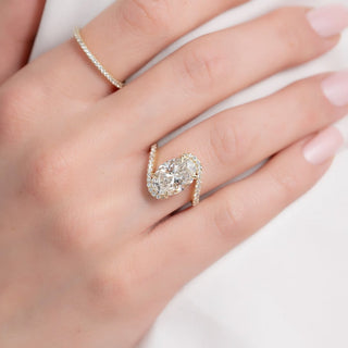 1.0-3.0 CT Oval CVD Diamond Bypass Setting Engagement Ring