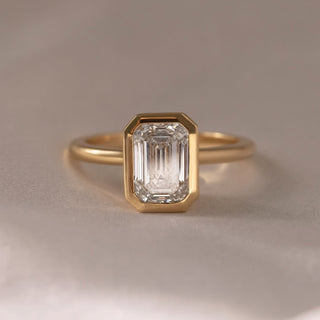 1.0-3.0 CT Emerald CVD Diamond Bezel Style Engagement Ring