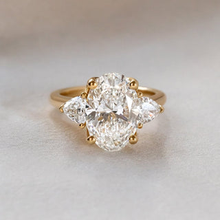 2.0-4.0 CT Oval CVD Diamond Three Stone Style Engagement Ring