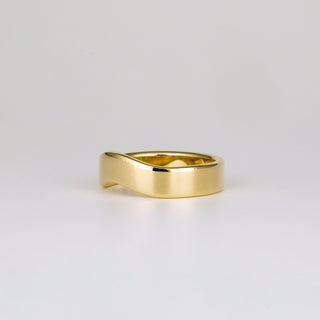 Plain Curved Contour Wedding Band