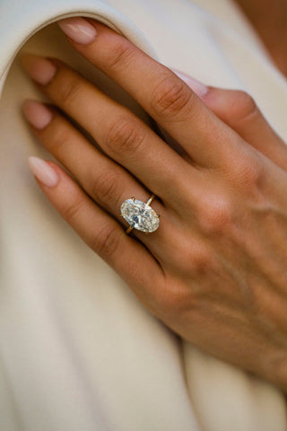 4.0-6.0 CT Oval Shaped Lab Grown Diamond Solitaire Engagement Ring