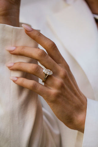 3.0-5.0 CT Oval Shaped Lab Grown Diamond Hidden Halo Engagement Ring