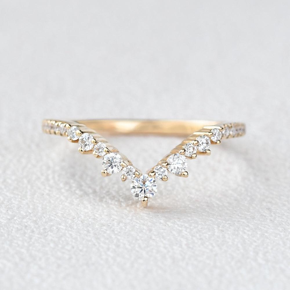 0.25 CT Round Cut Curved Moissanite Wedding Band - violetjewels