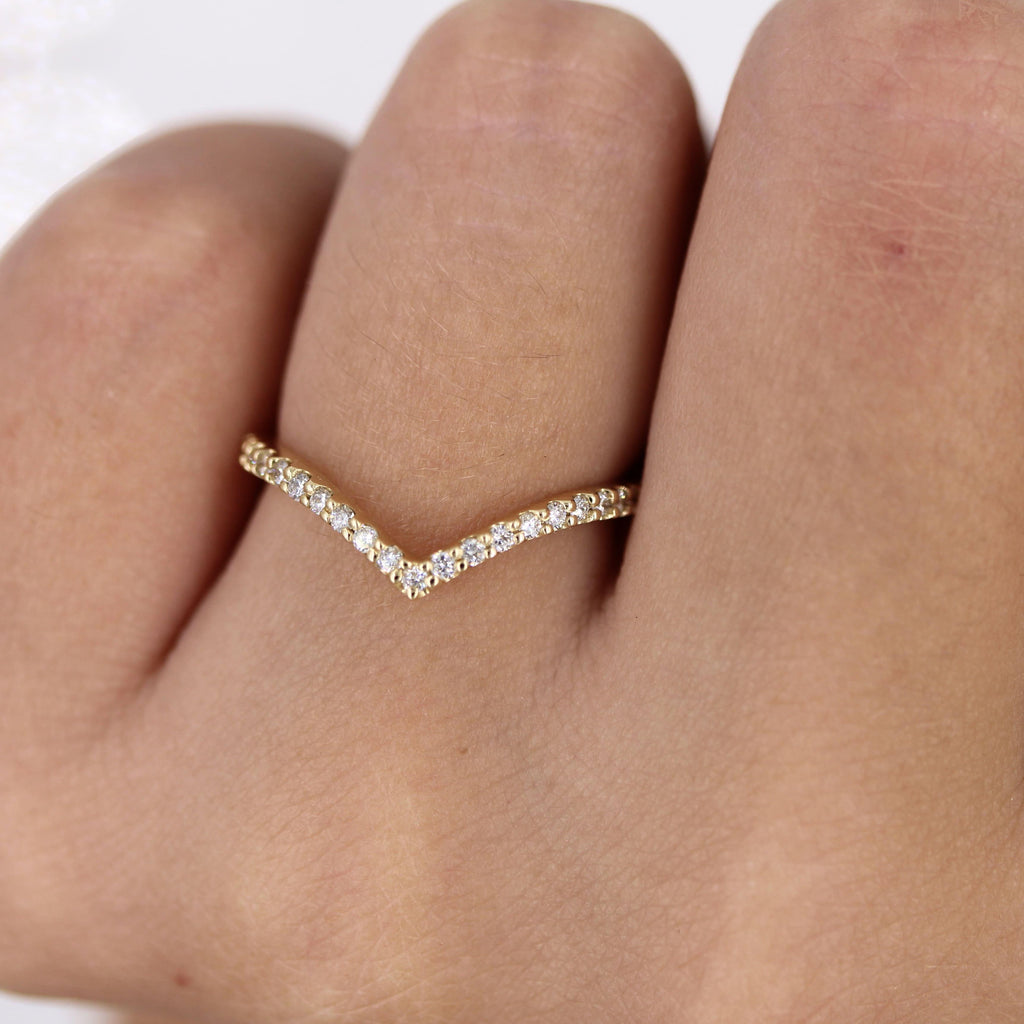 0.17 TCW Round Cut Curved Moissanite Wedding Band - violetjewels
