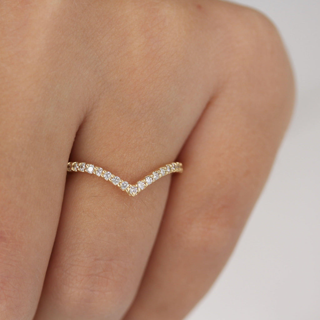 0.17 TCW Round Cut Curved Moissanite Wedding Band - violetjewels