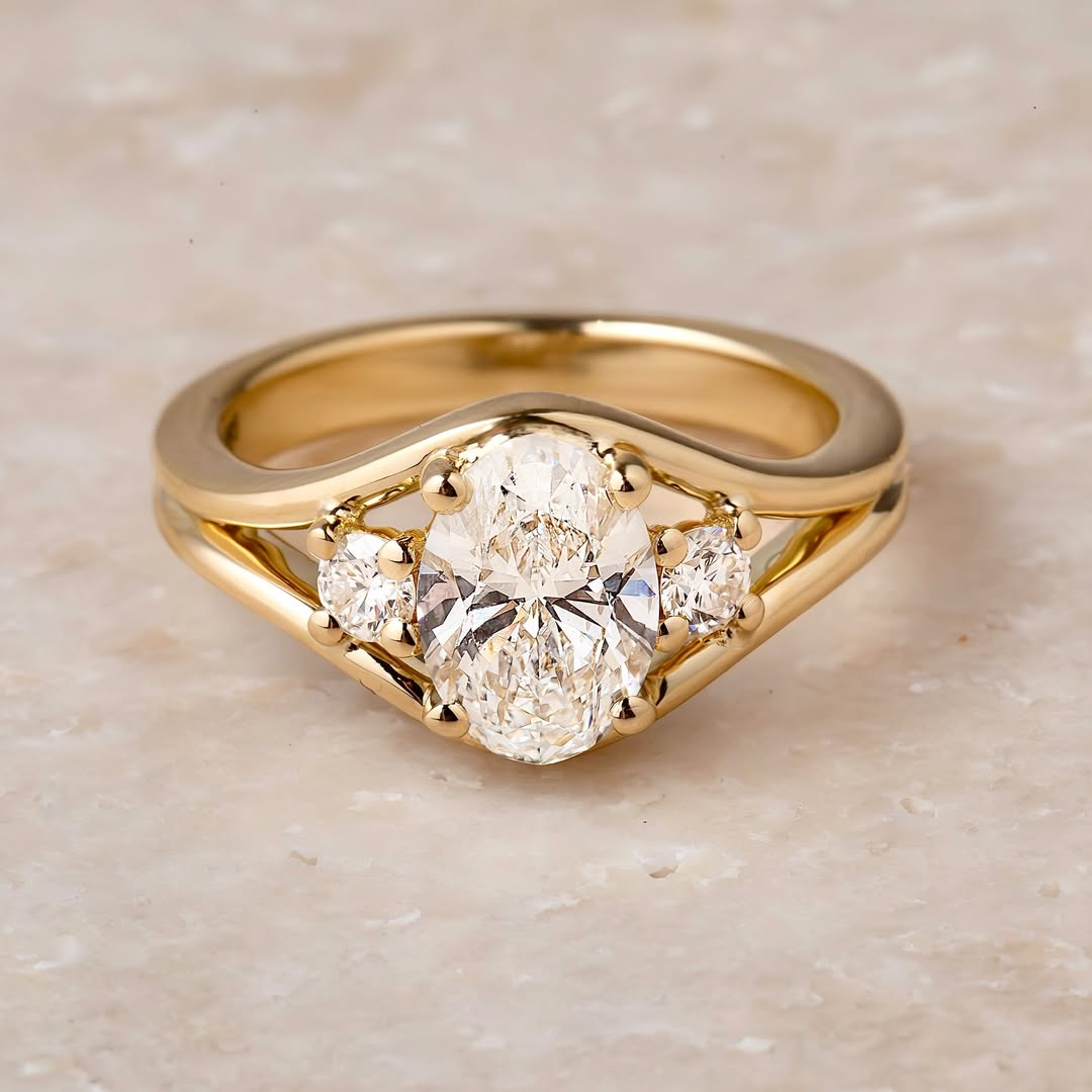 1.0-3.0CT Oval Lab Grown Diamond Three Stone Style Engagement Ring