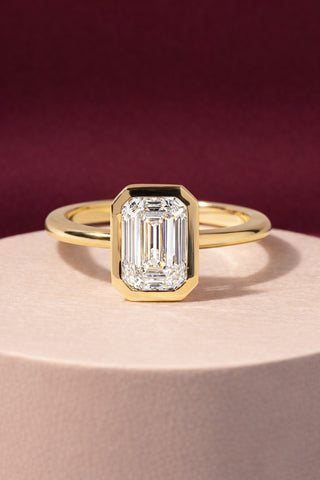 1.0-3.0 CT Emerald  Lab Grown Diamond Bezel Style Engagement Ring