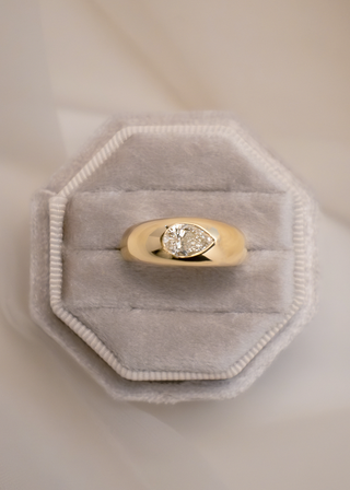 0.95-3.0 CT Pear CVD Diamond Flush Setting Engagement Ring