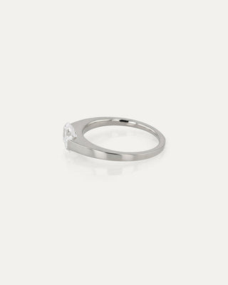 1.0 CT Emerald CVD Diamond Unique Style Engagement Ring
