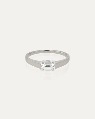 1.0 CT Emerald CVD Diamond Unique Style Engagement Ring