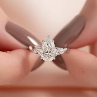 1.0-3.0 CT Pear Lab Grown Diamond Three Stone Engagement Ring