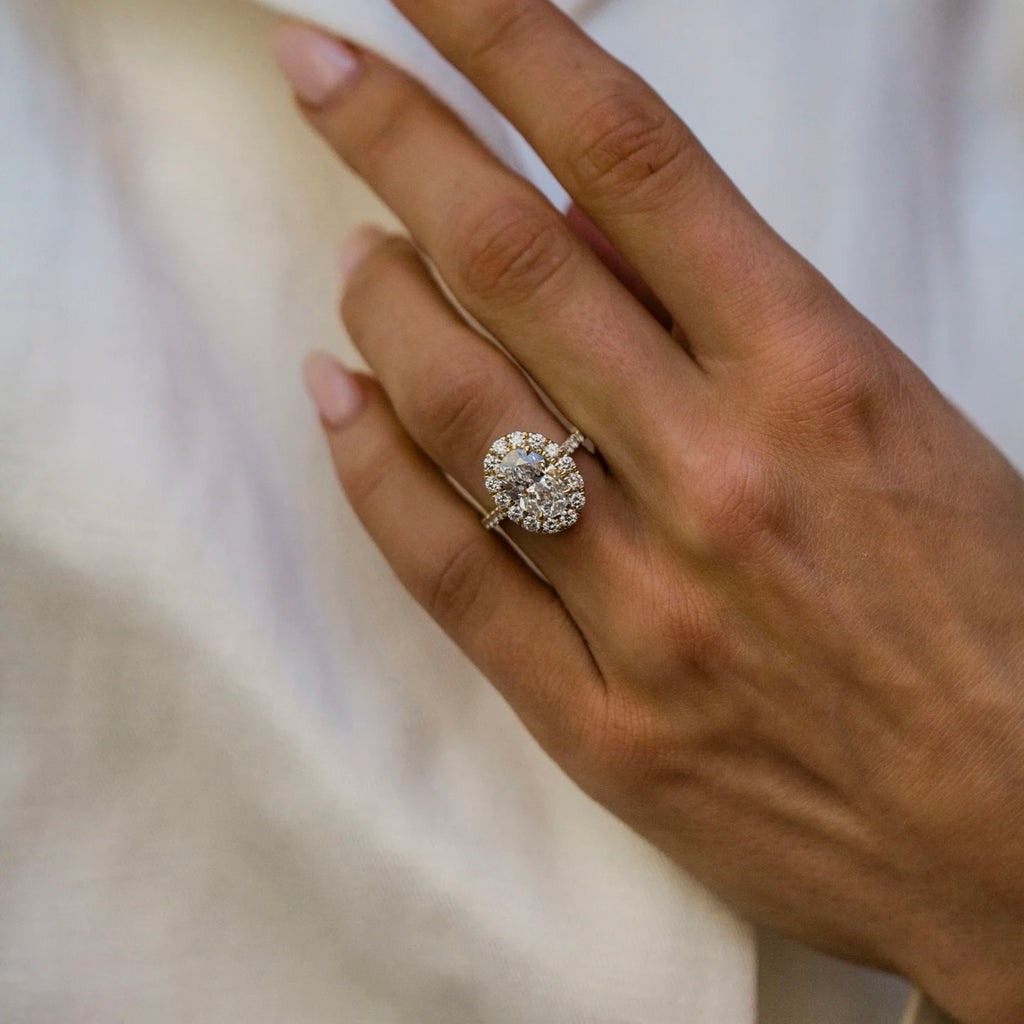1.0-3.0 CT Oval Shaped Lab Grown Diamond Halo Engagement Ring