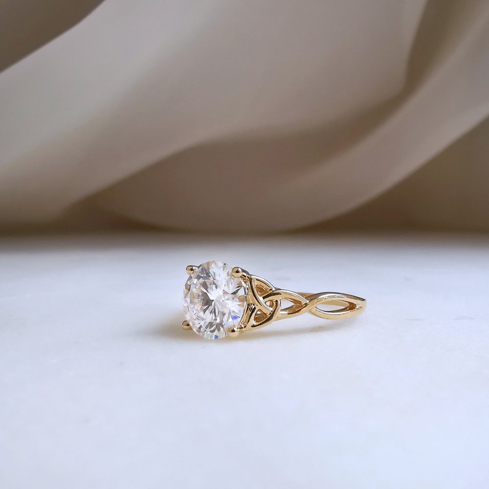 1.50 CT Round Cut Vintage Style Moissanite Engagement Ring