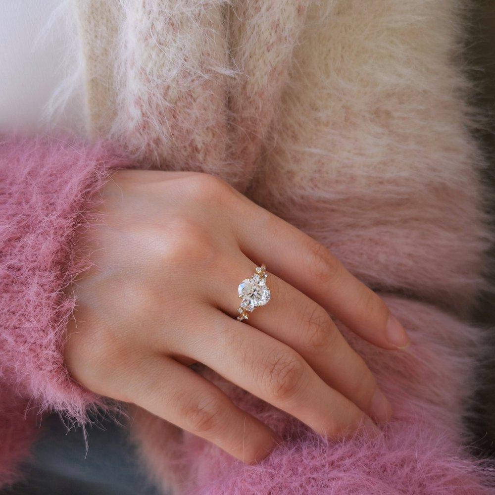 2.0 CT Oval Cut Dainty Moissanite Engagement Ring