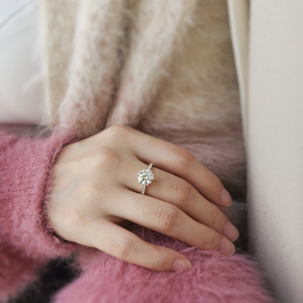 2.0 CT Round Cut Pave Moissanite Engagement Ring