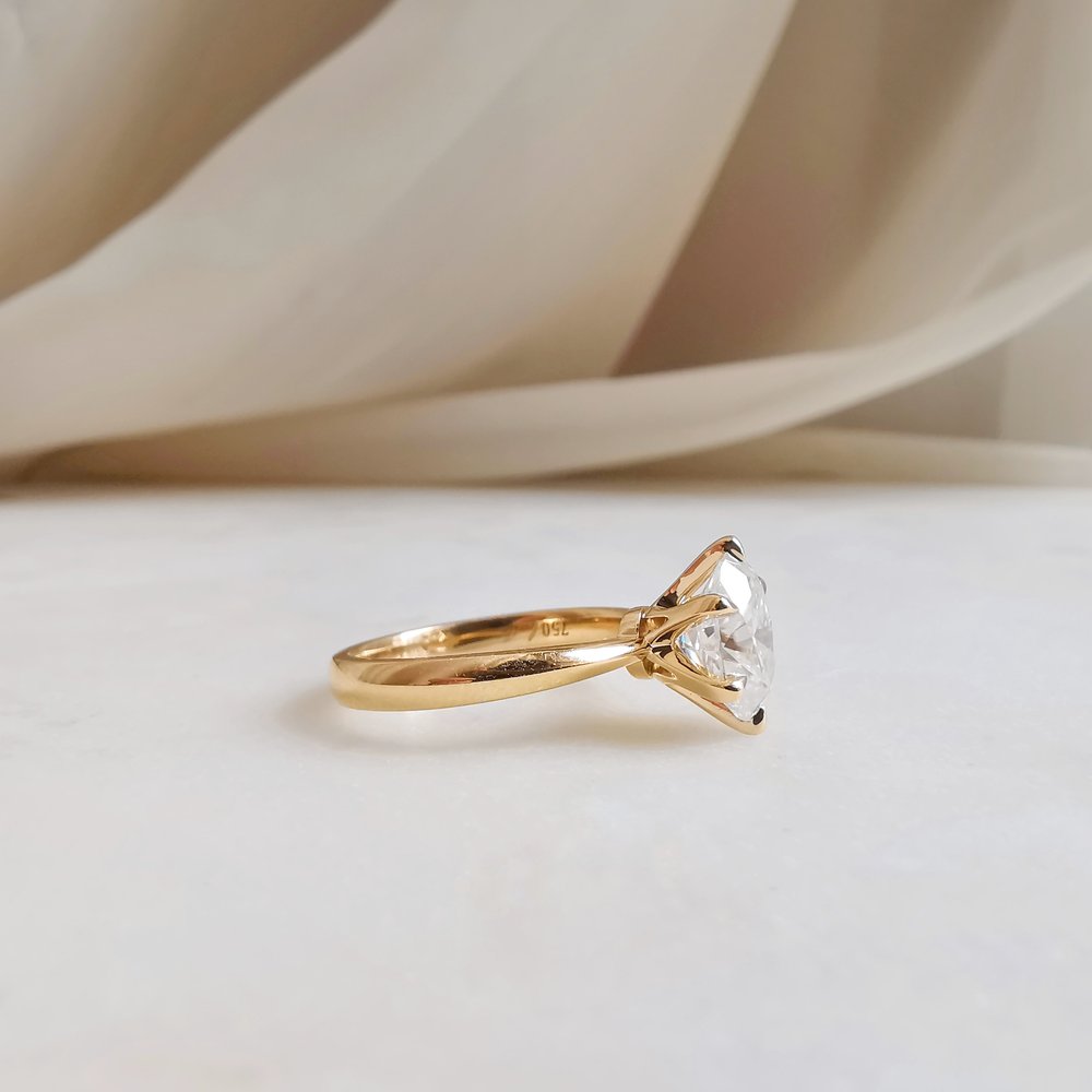 2.0 CT Oval Cut Pave Moissanite Engagement Ring