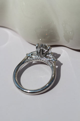 1.50 CT Oval F-VS1 Diamond Solitaire Engagement Ring