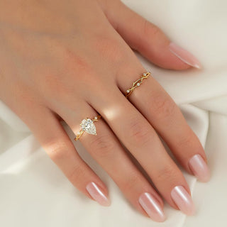 1.5-3.5 CT Pear Lab Grown Diamond Twisted Pave Engagement Ring